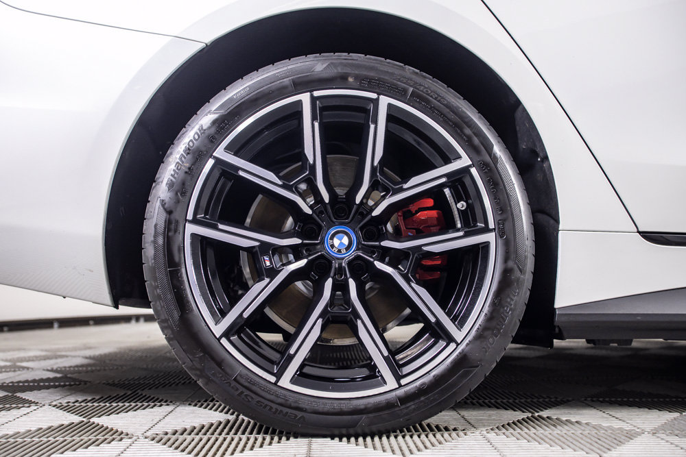 Used 2024 BMW i4 eDrive40 w/ M Sport Package RWD image 41