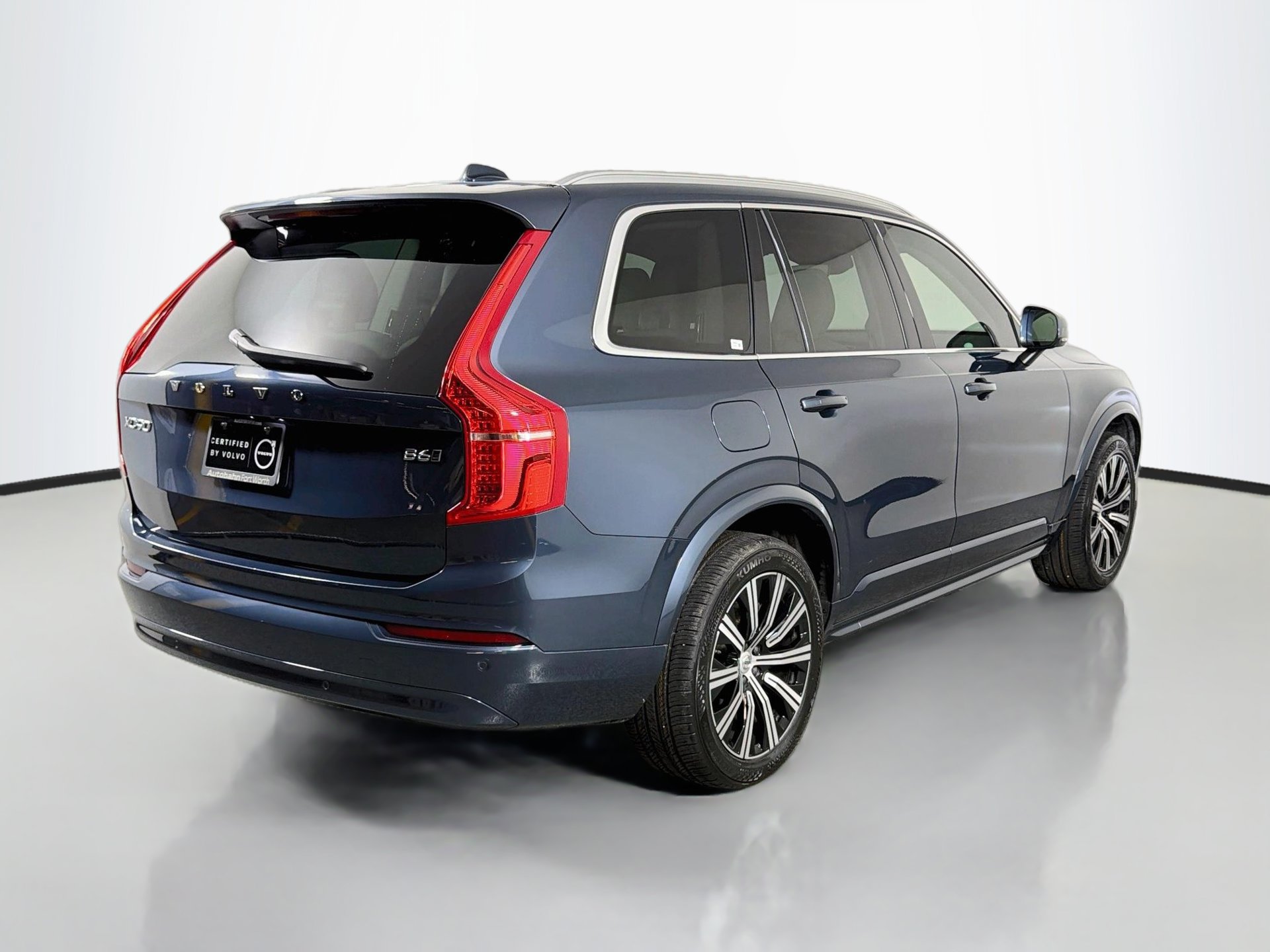 Certified 2023 Volvo XC90 B6 Core w/ Protection Package AWD/4WD image 6