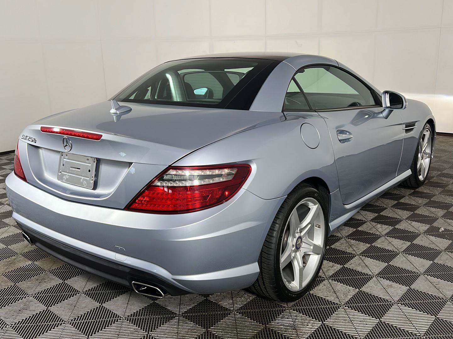 Used 2014 Mercedes-Benz SLK 250 image 16