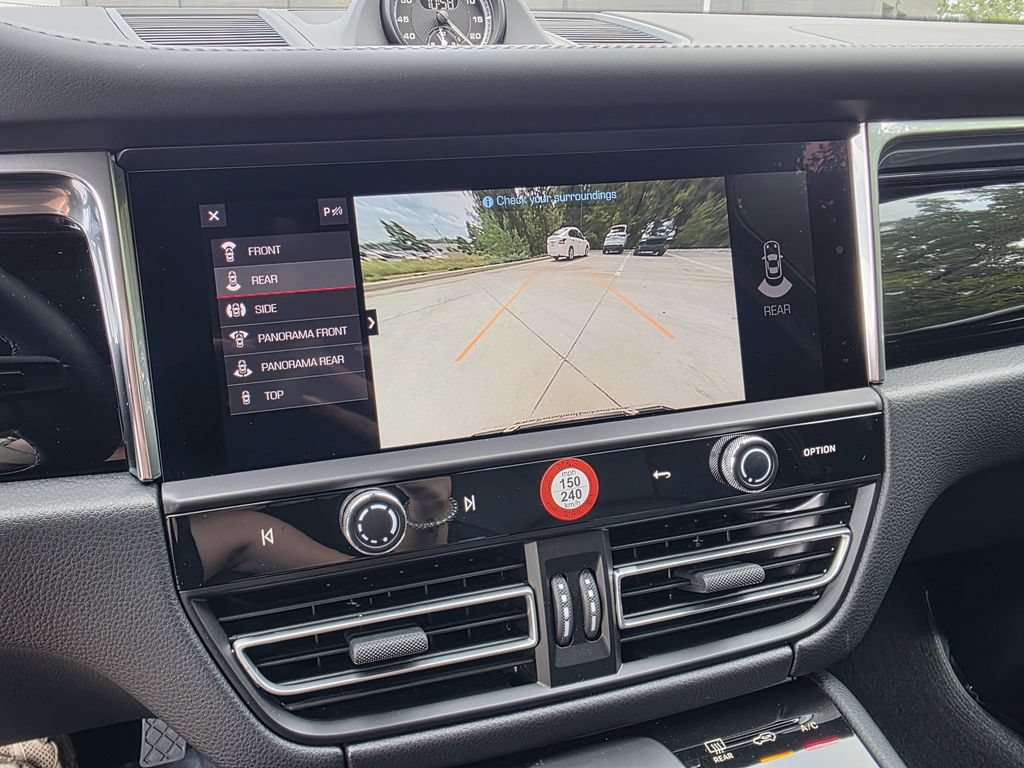 Certified 2026 Porsche Macan AWD/4WD image 17