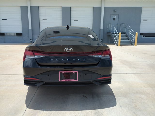 Used 2021 Hyundai Elantra SEL FWD image 6