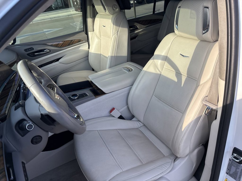 Used 2023 Cadillac Escalade ESV Sport Platinum AWD/4WD image 24