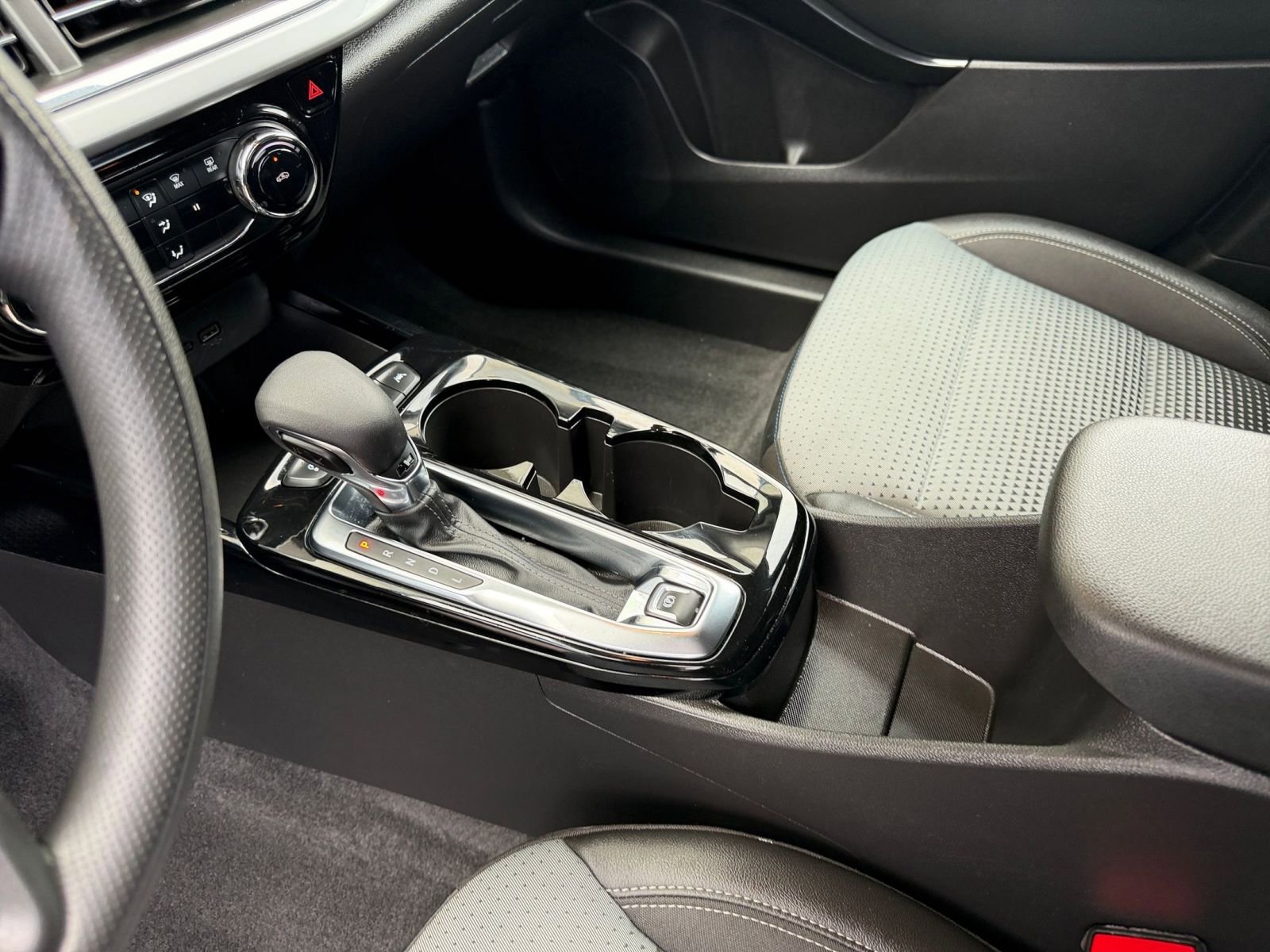 Used 2025 Chevrolet Trax LT image 42