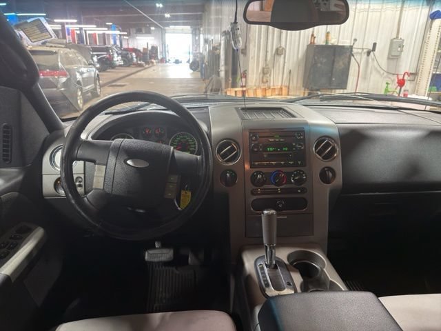 Used 2005 Ford F150 XLT AWD/4WD image 2