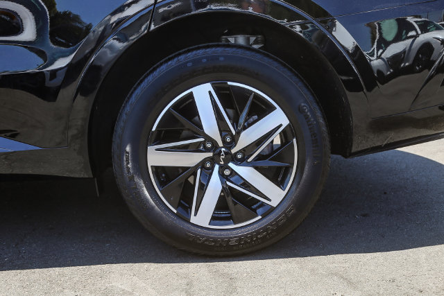 Used 2023 Kia Sorento S FWD image 11