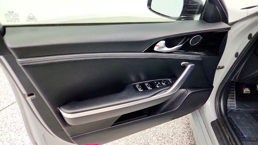 Used 2021 Kia Stinger GT-Line RWD image 10