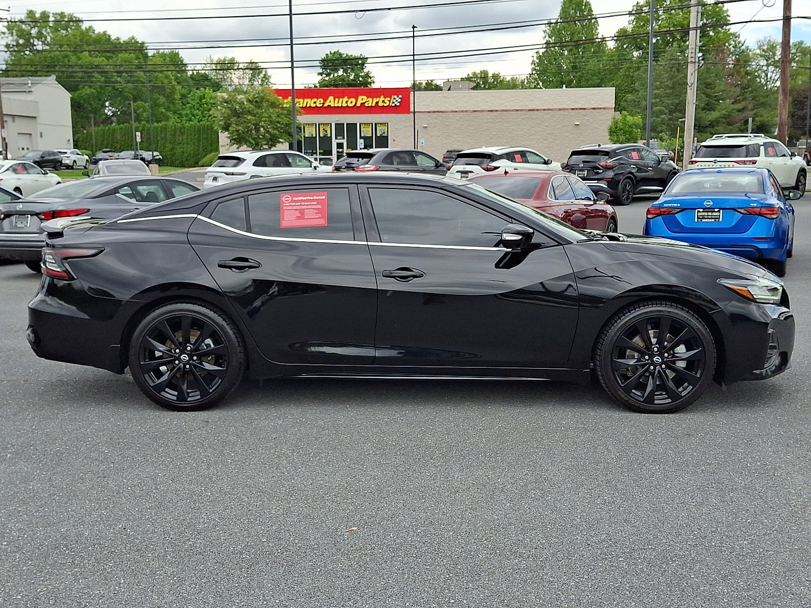 Used 2023 Nissan Maxima SR w/ Sport Mat Group FWD image 11