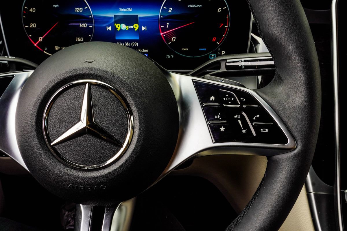 Used 2026 Mercedes-Benz GLC 300 4MATIC image 25