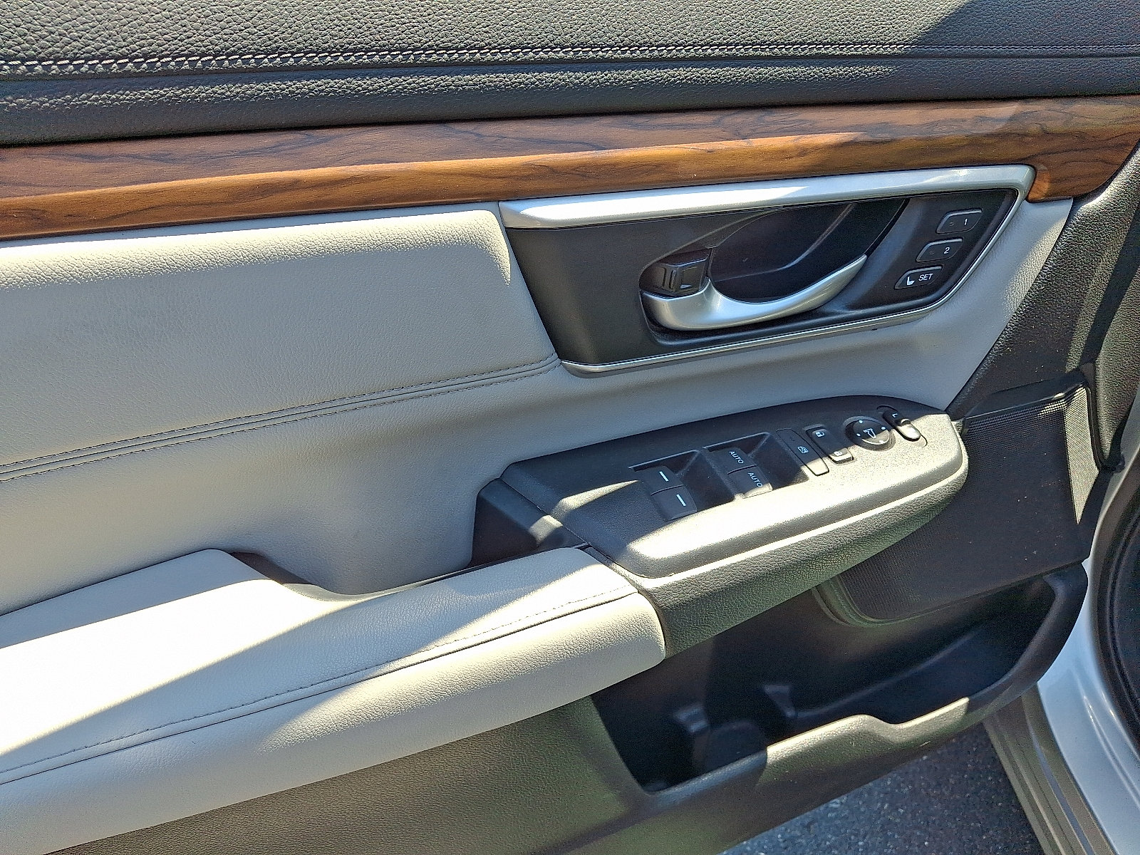 Used 2020 Honda CR-V EX-L image 12