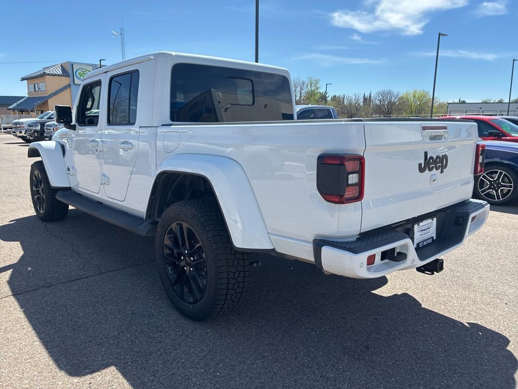 Used 2022 Jeep Gladiator Overland image 3