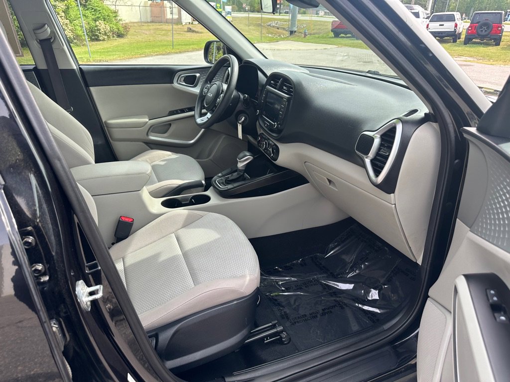 Used 2023 Kia Soul LX w/ LX Technology Package image 22
