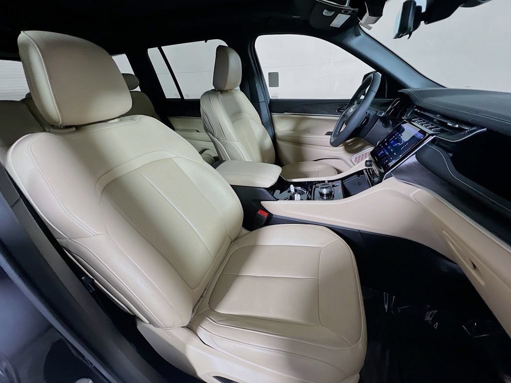 Used 2022 Jeep Grand Cherokee Limited 4xe w/ Luxury Tech Group II AWD/4WD image 26