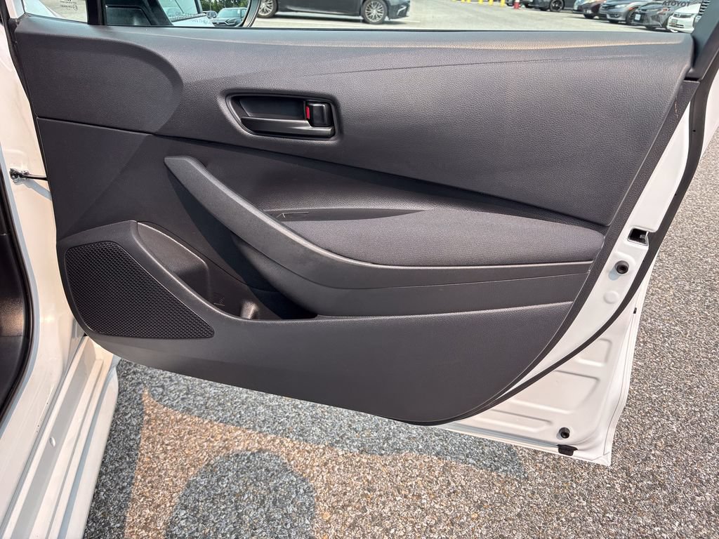 Used 2025 Toyota Corolla LE FWD image 35