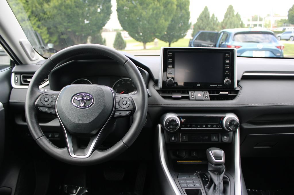 Used 2021 Toyota RAV4 XLE Premium AWD/4WD image 16