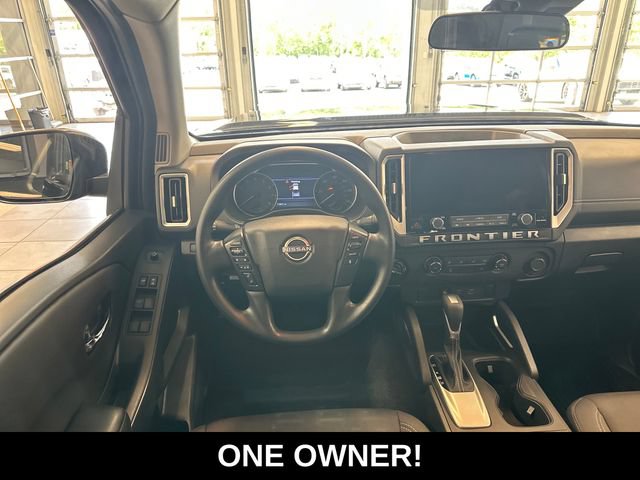 Used 2025 Nissan Frontier SV AWD/4WD image 2
