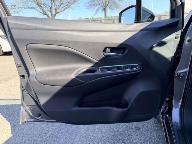 New 2025 Nissan Versa SR w/ Trunk Package image 14