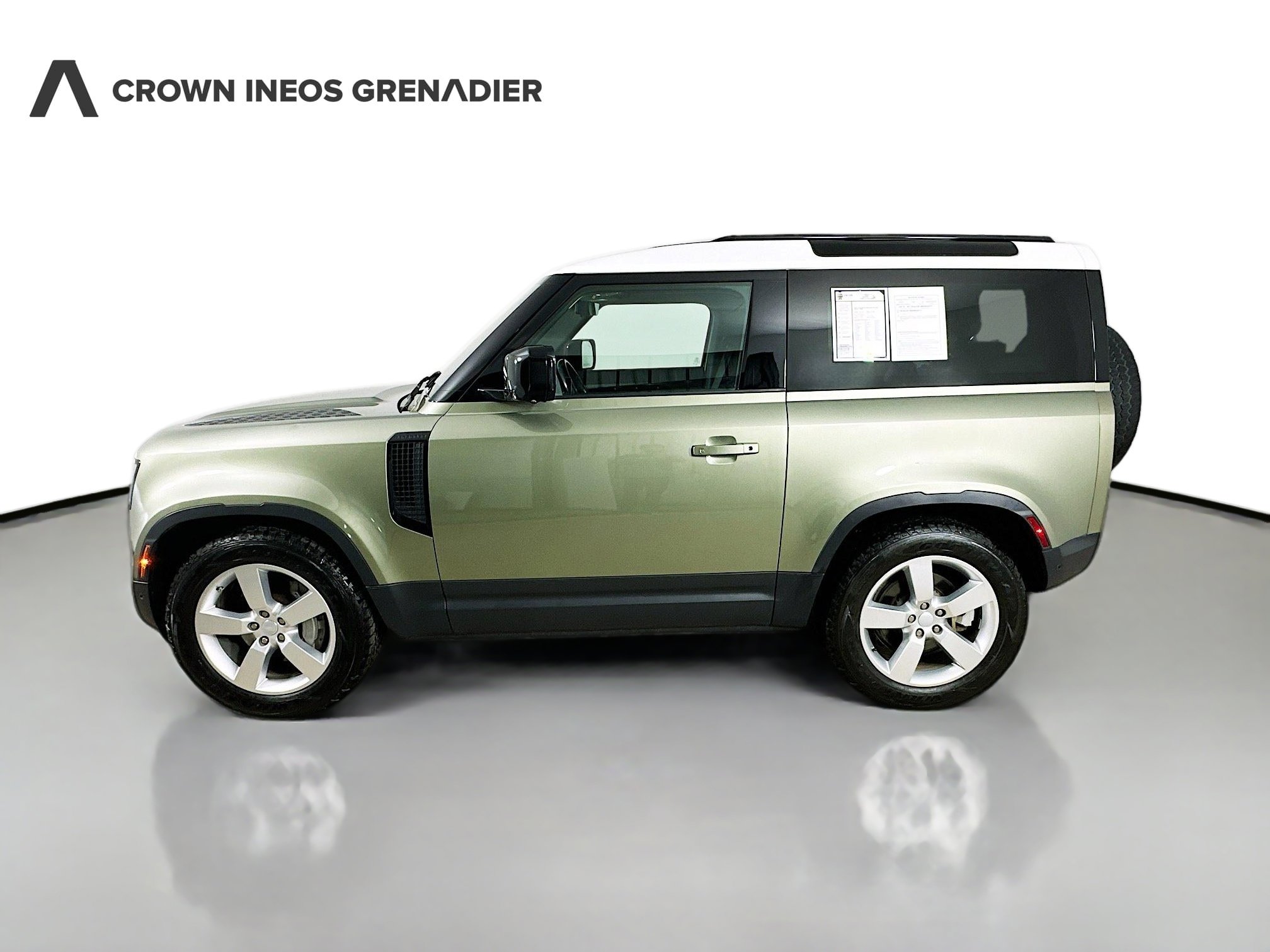 Used 2021 Land Rover Defender 90 First Edition image 7