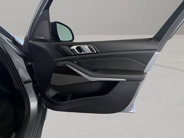 Used 2024 BMW X7 xDrive40i w/ Premium Package image 45