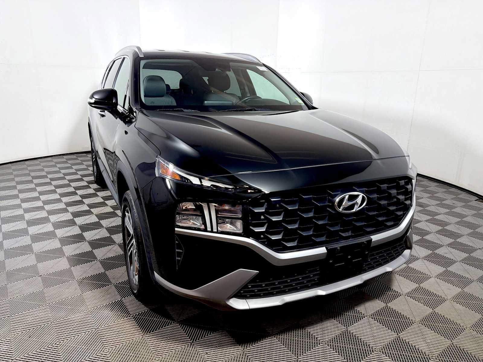 Used 2023 Hyundai Santa Fe SEL AWD/4WD image 2