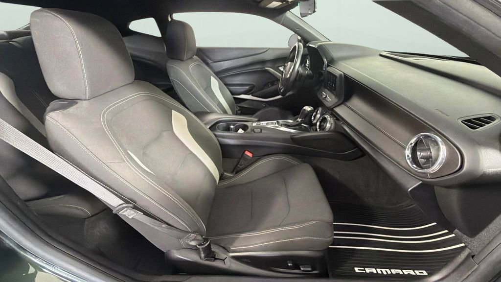 Certified 2020 Chevrolet Camaro LT RWD image 27