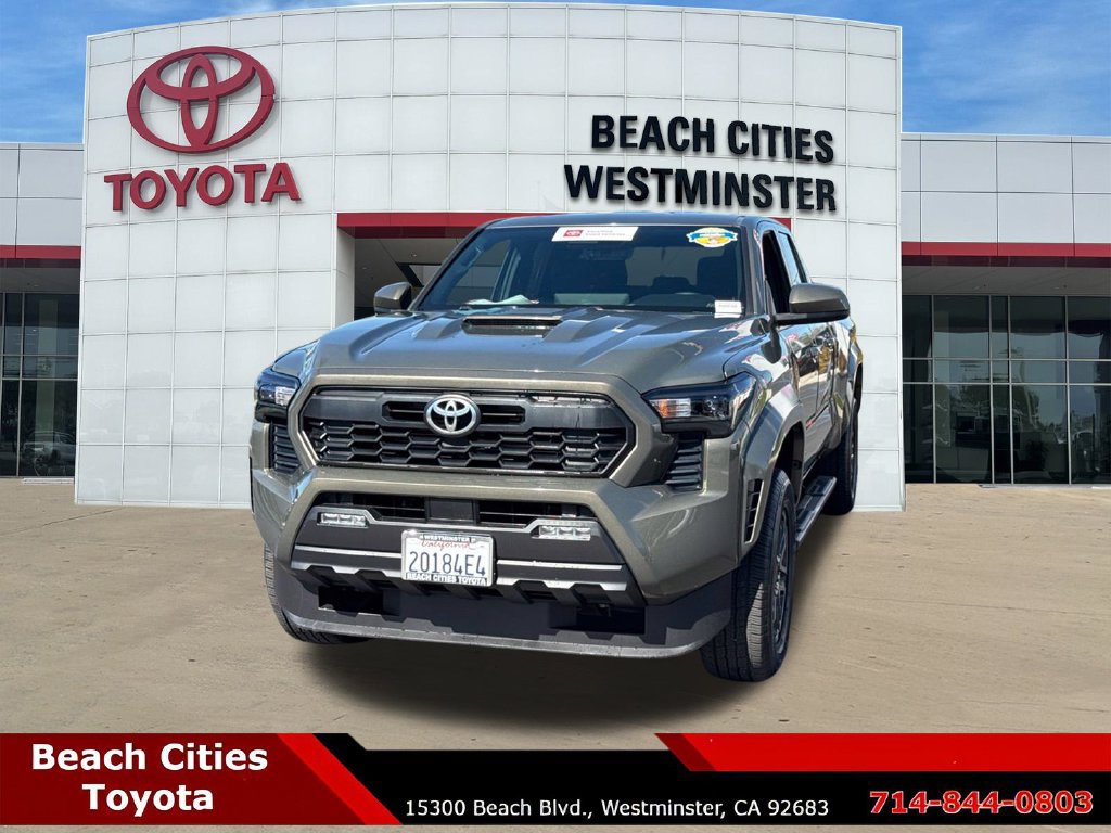Certified 2025 Toyota Tacoma TRD Sport AWD/4WD image 5