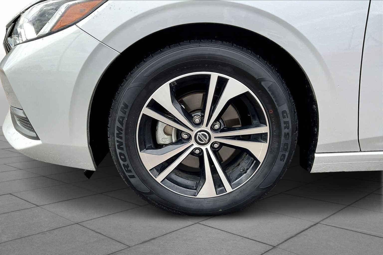 Used 2023 Nissan Sentra SV image 9