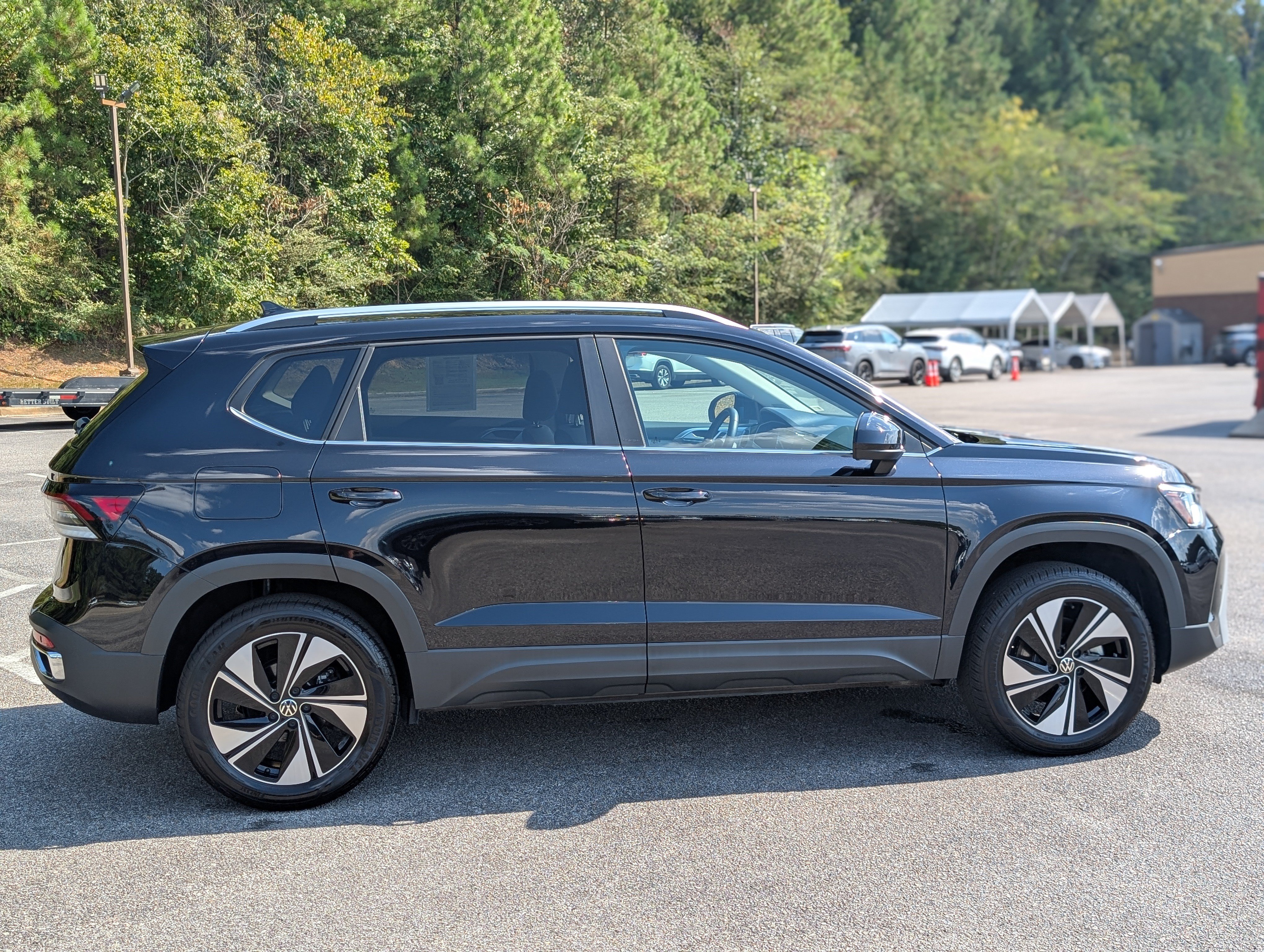 Used 2025 Volkswagen Taos SE AWD/4WD image 10