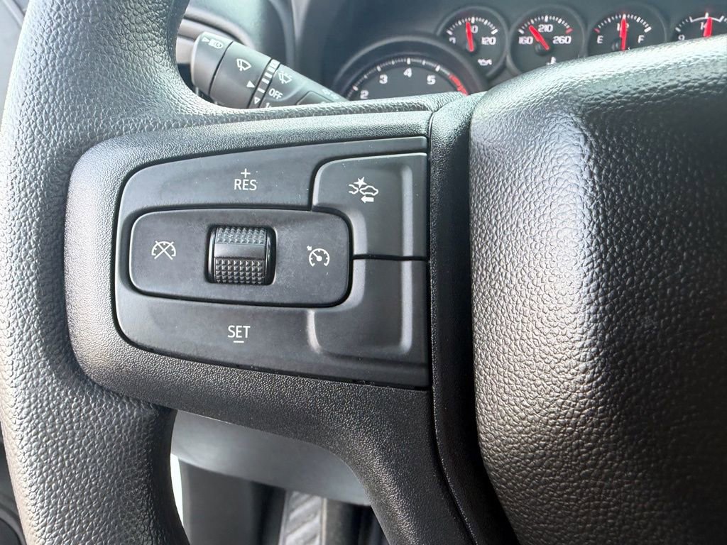 Used 2025 Chevrolet Silverado 2500 Custom w/ Custom Value Package image 2