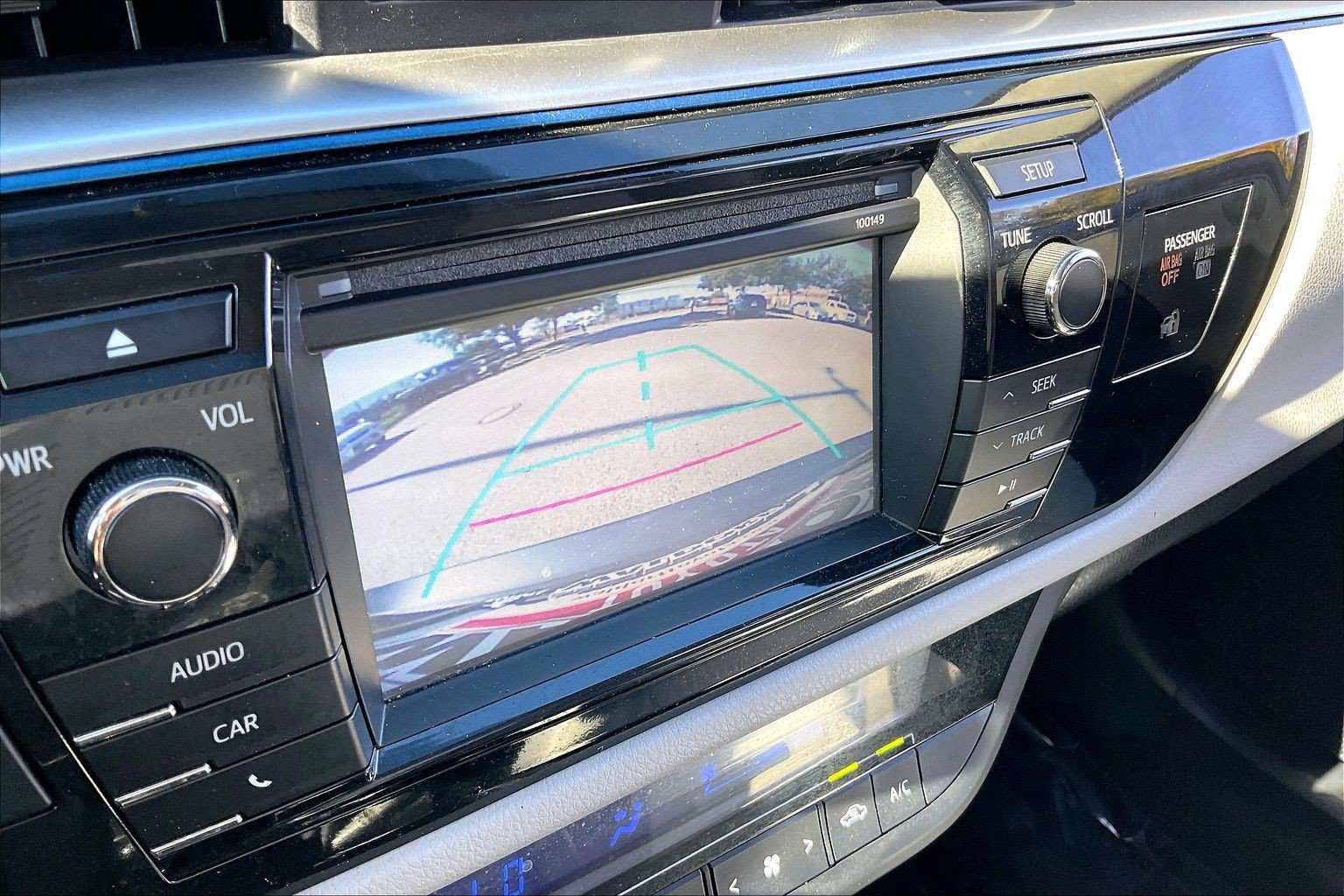 Used 2015 Toyota Corolla LE FWD image 26