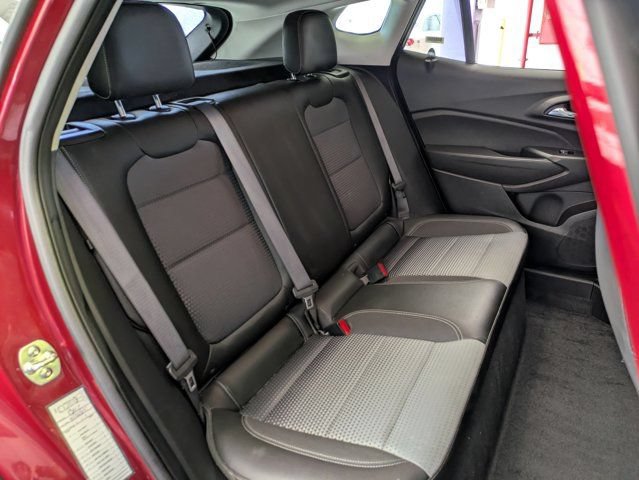 Used 2025 Chevrolet Trax LT w/ LT Convenience Package FWD image 27