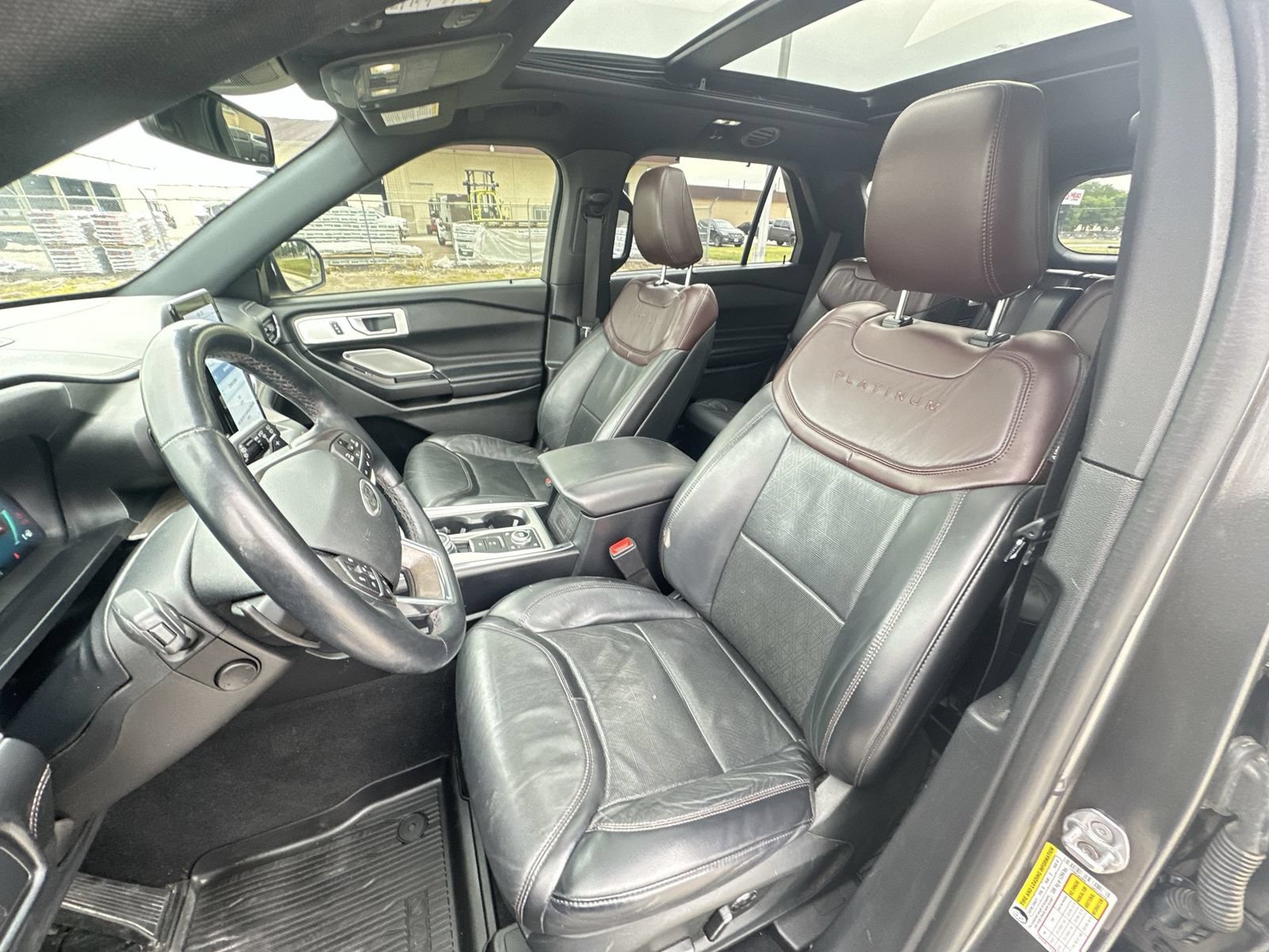 Used 2020 Ford Explorer Platinum w/ Premium Technology Package AWD/4WD image 20