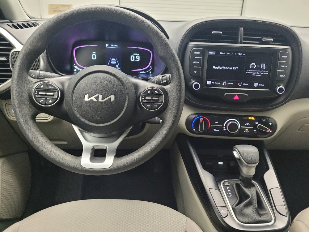 Used 2023 Kia Soul LX w/ LX Technology Package image 22