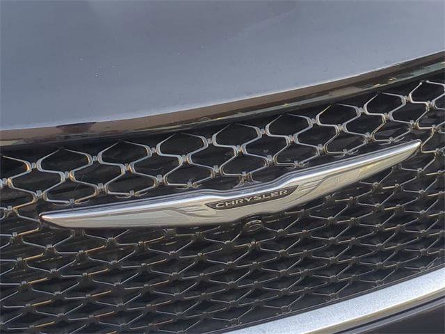 Certified 2024 Chrysler Pacifica Touring-L image 13