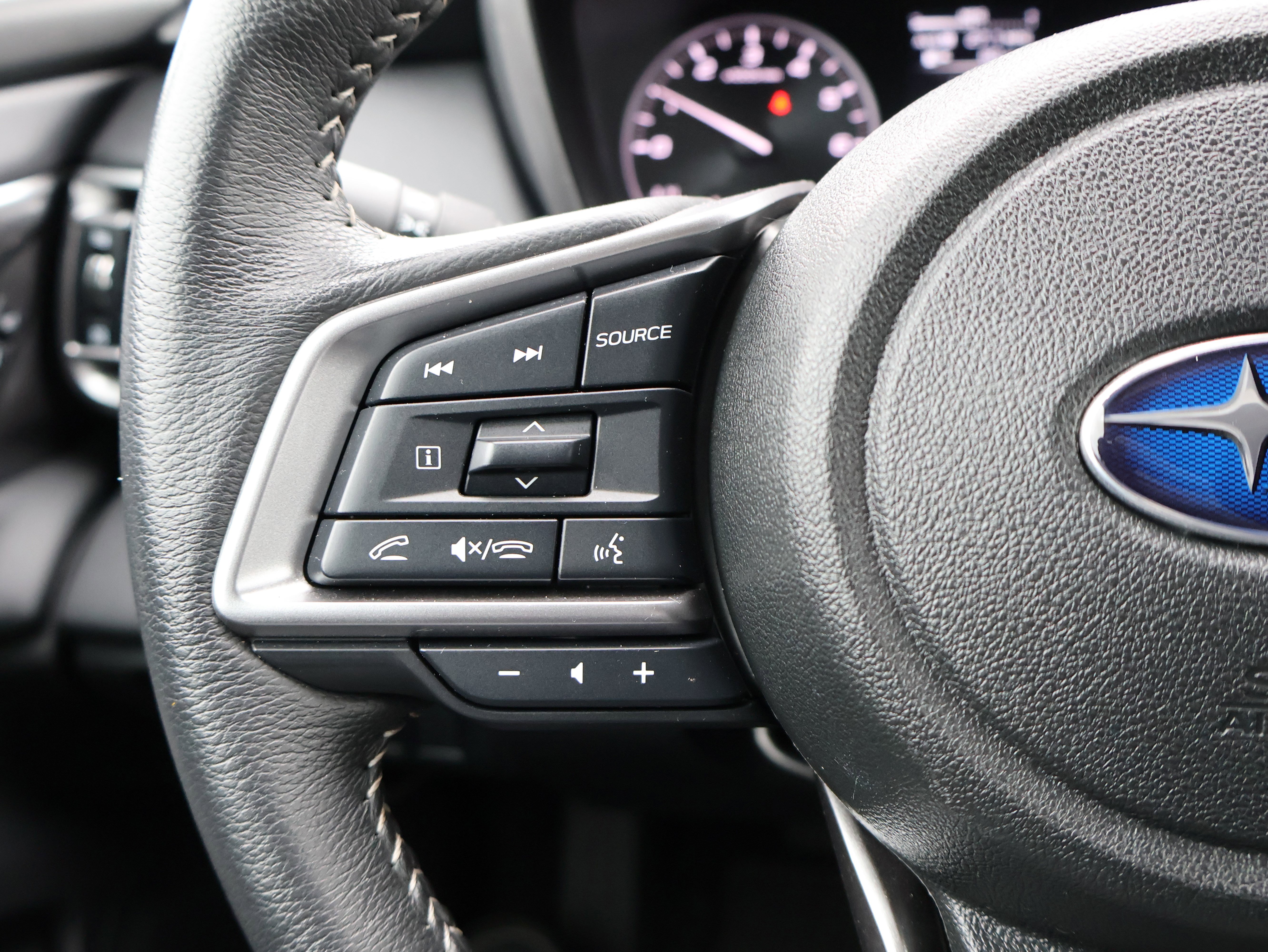 Used 2024 Subaru Outback Limited image 36