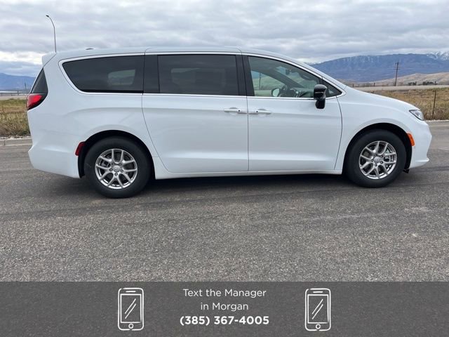 New 2026 Chrysler Pacifica Select FWD image 2