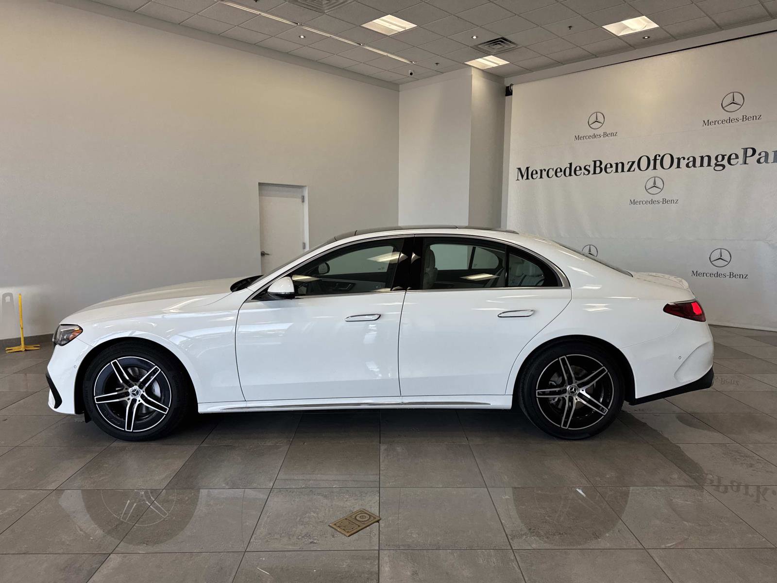 New 2026 Mercedes-Benz E 350 4MATIC Sedan image 8