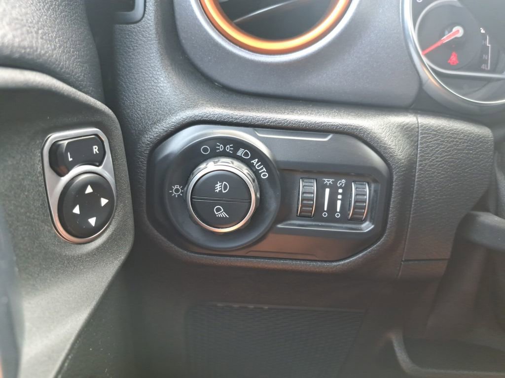 Used 2020 Jeep Gladiator Mojave AWD/4WD image 15