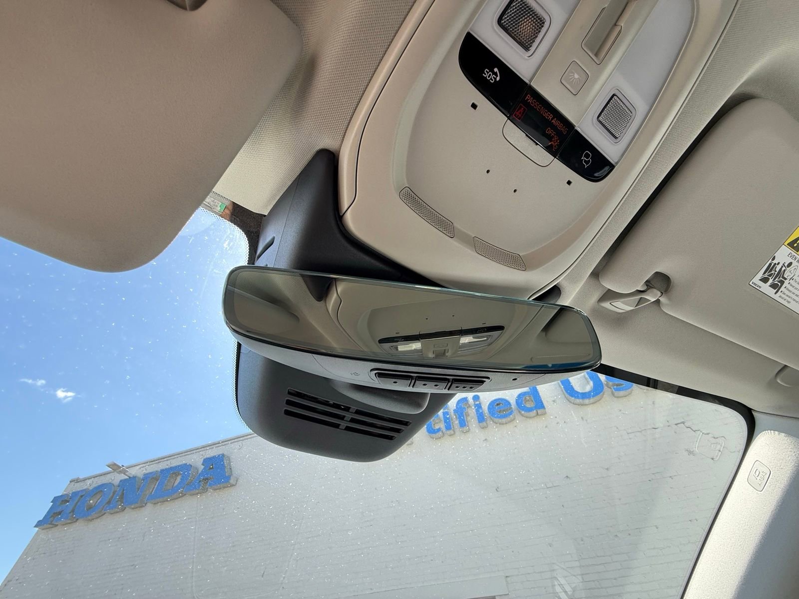 Used 2025 Volvo XC60 B5 Plus image 15