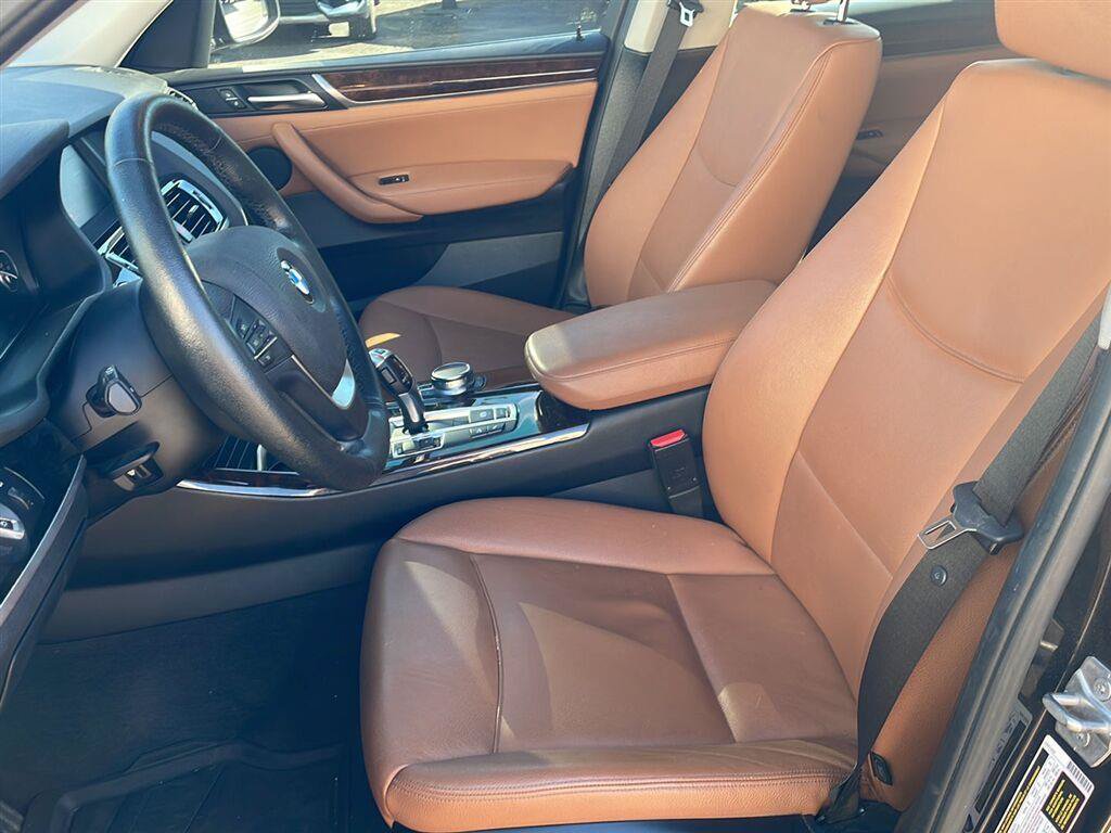 Used 2017 BMW X3 xDrive28i AWD/4WD image 3