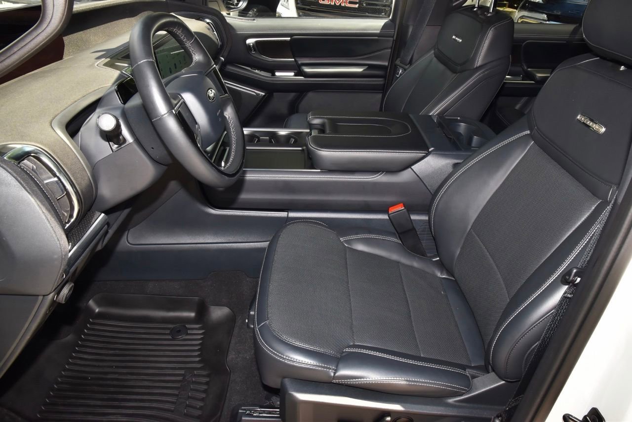 Certified 2025 Ford Expedition Platinum w/ Stealth Performance Package AWD/4WD image 13