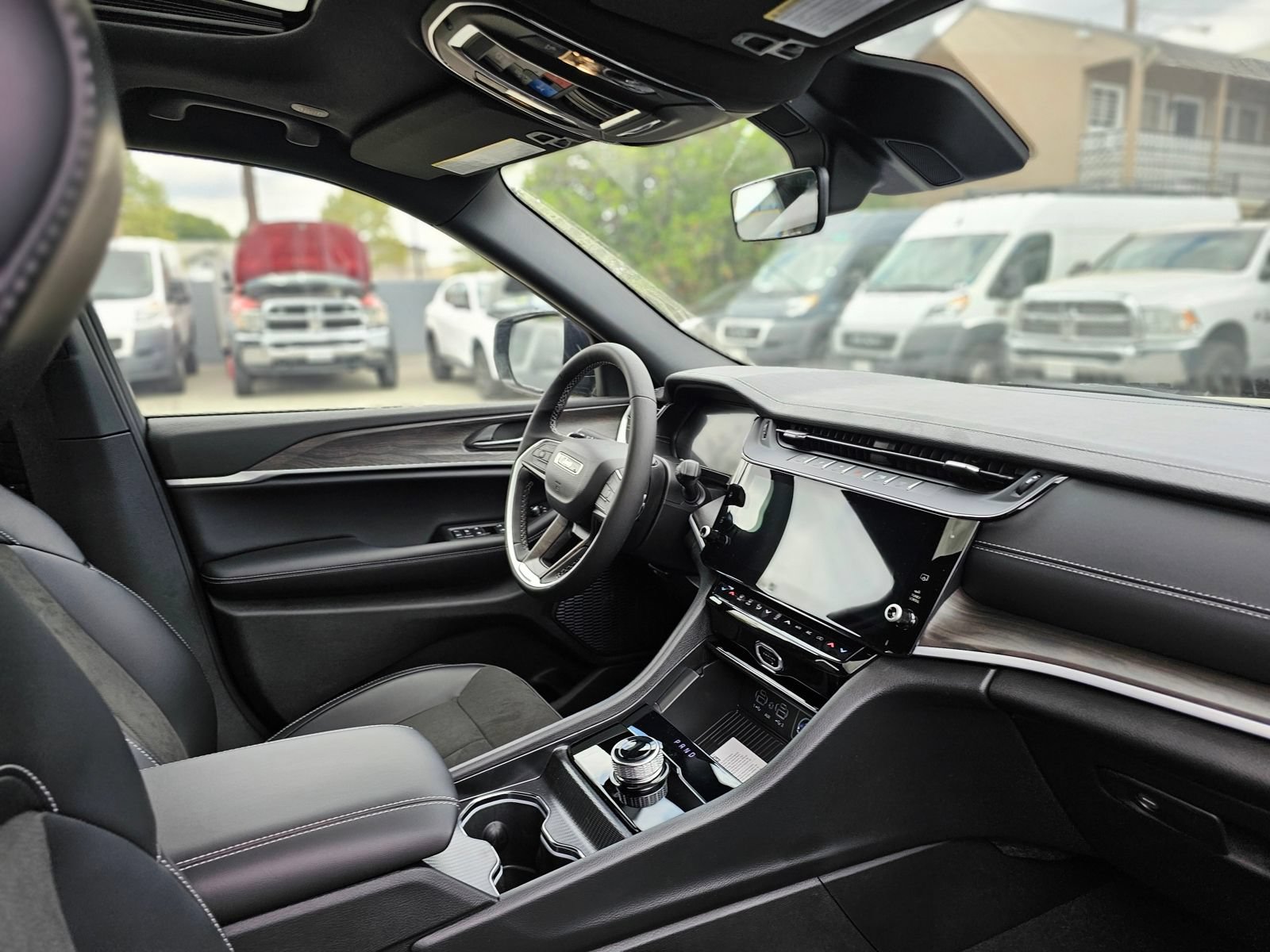 New 2026 Jeep Grand Cherokee L Altitude RWD image 26