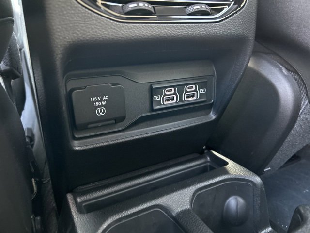 Used 2025 Jeep Grand Cherokee L Altitude image 42