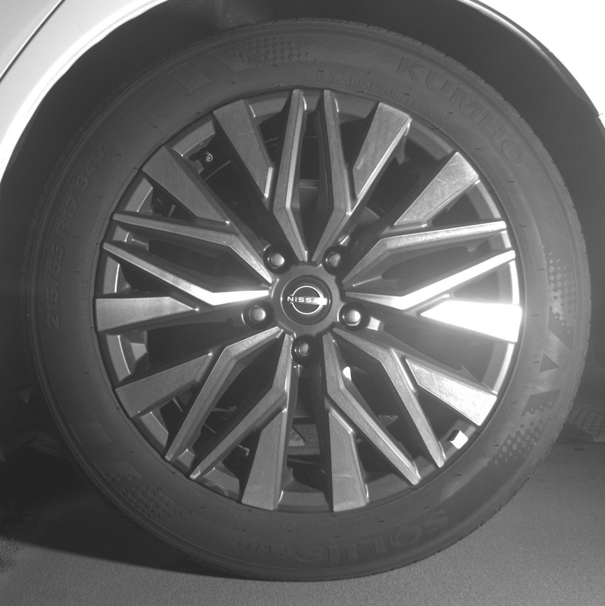 Used 2025 Nissan Altima 2.5 SV FWD image 14