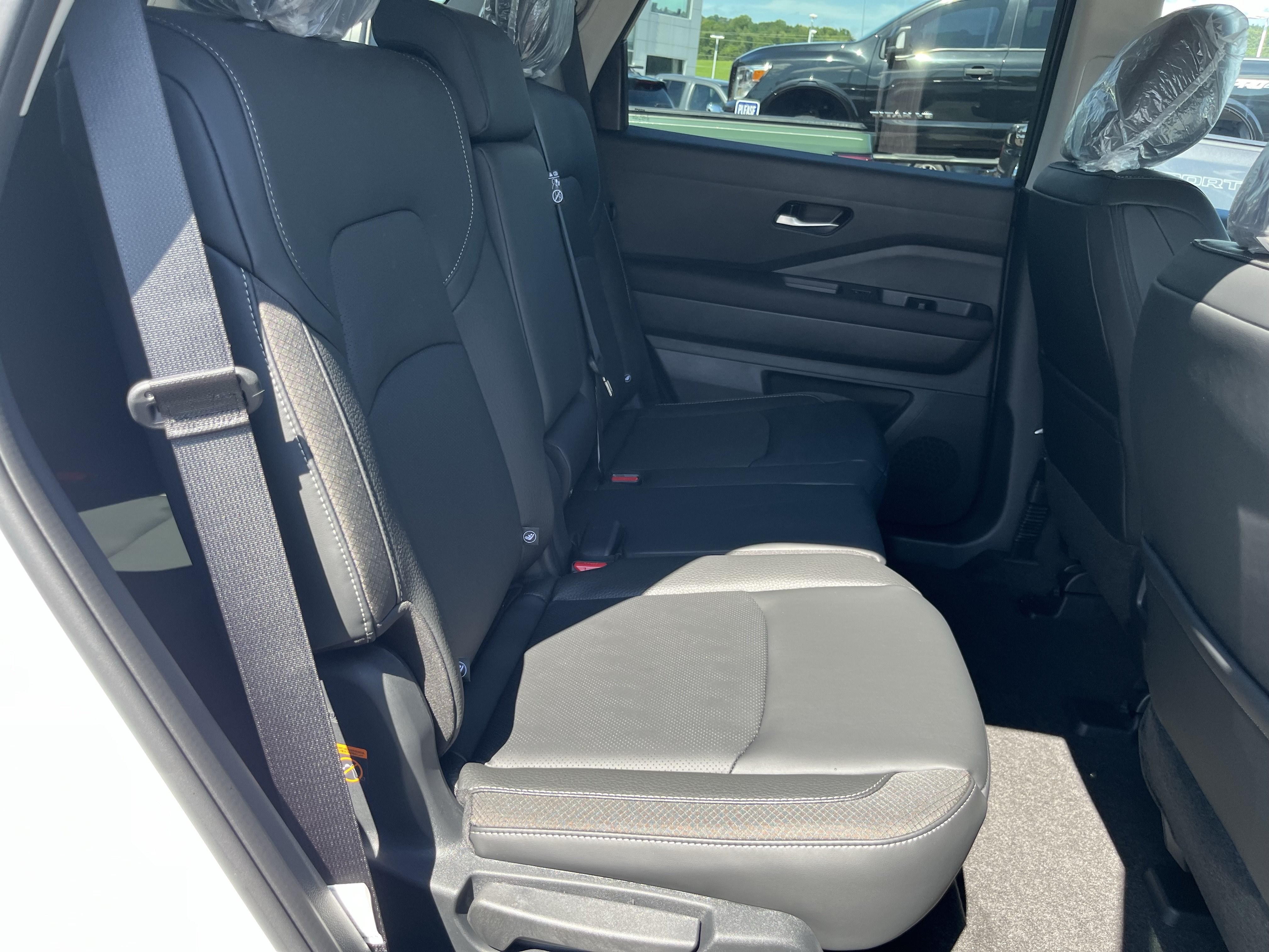 New 2026 Nissan Pathfinder SL AWD/4WD image 4