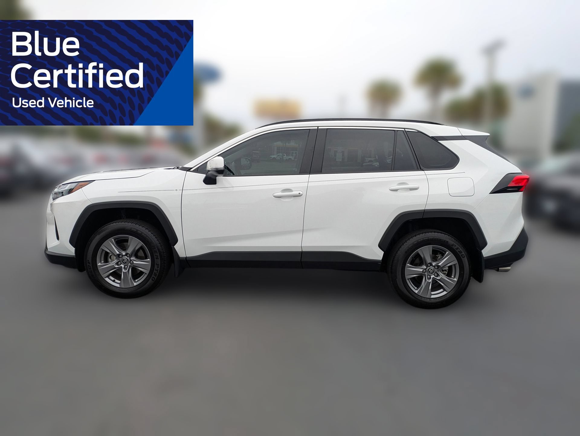 Used 2024 Toyota RAV4 XLE w/ Convenience Package FWD image 9