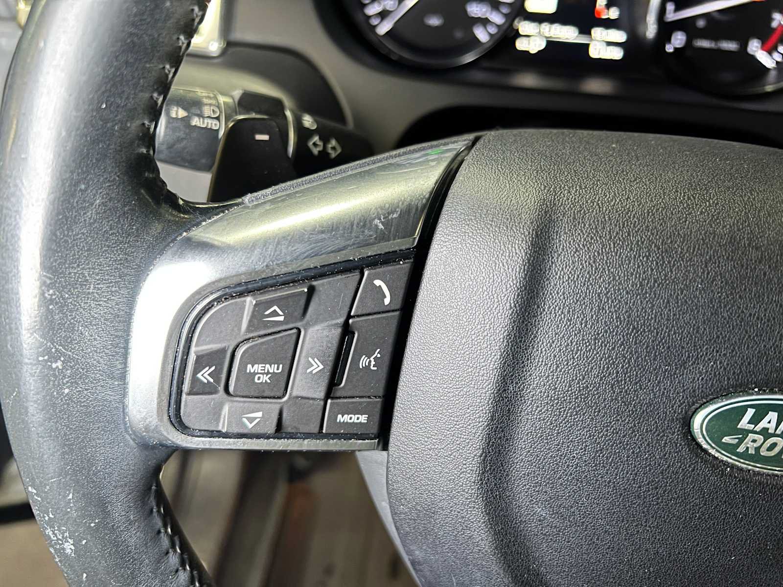 Used 2015 Land Rover Discovery Sport HSE Luxury AWD/4WD image 30