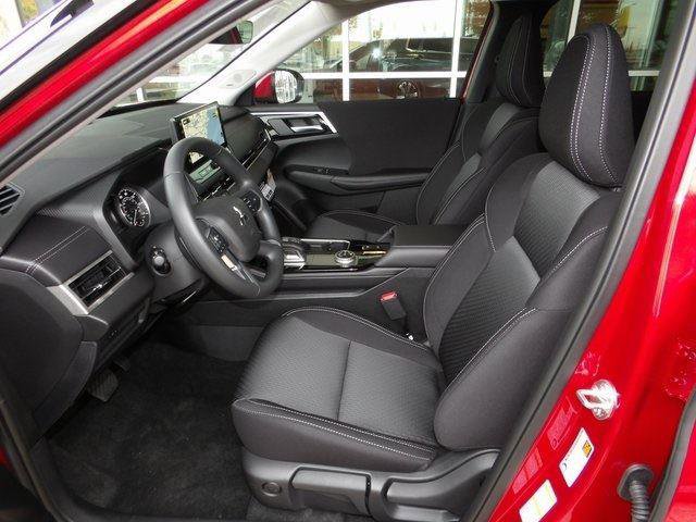 New 2025 Mitsubishi Outlander ES image 13