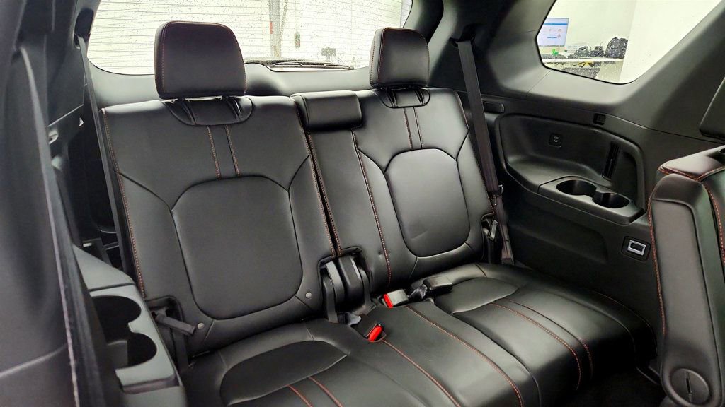 Used 2025 Honda Pilot TrailSport image 23
