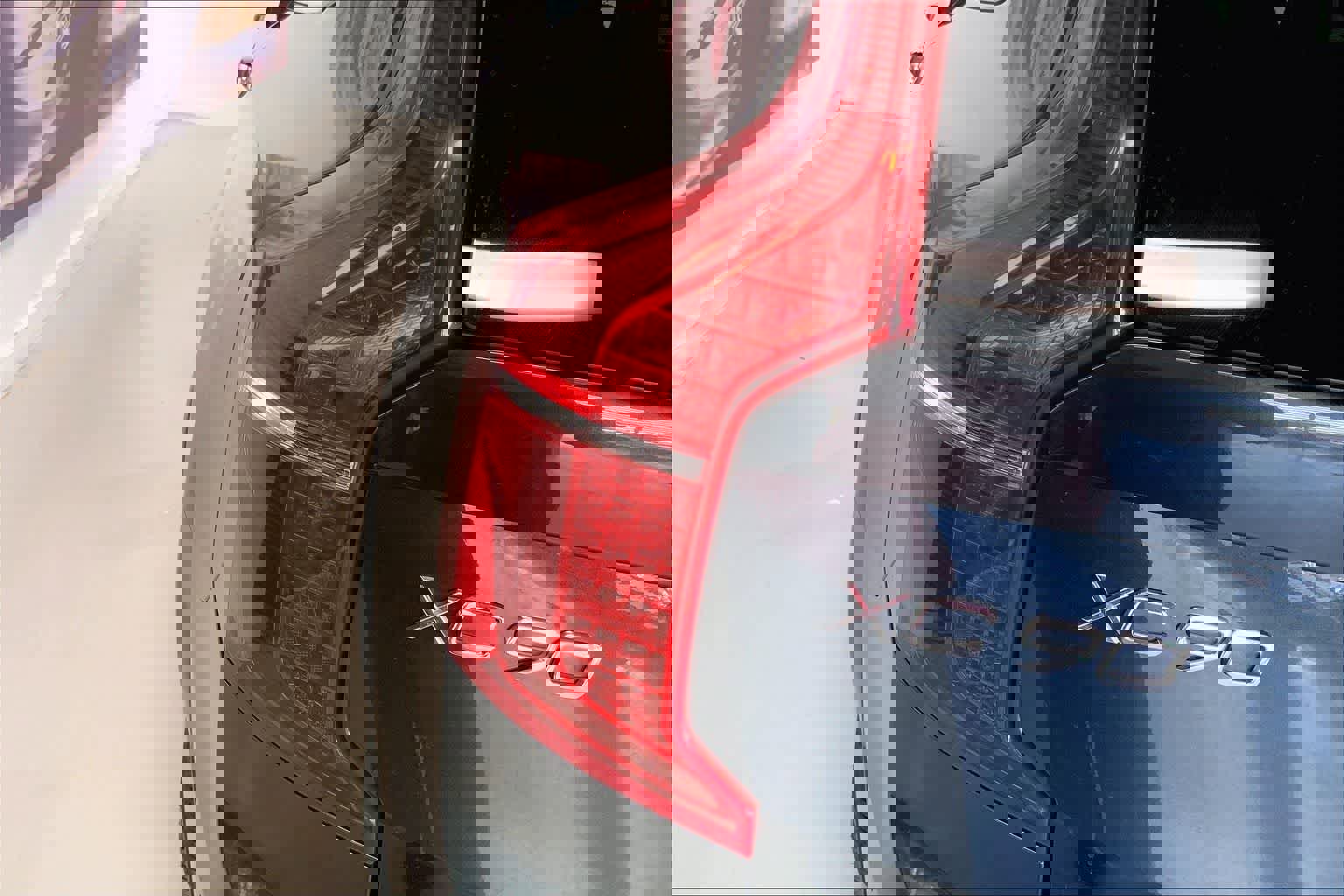 Used 2021 Volvo XC90 T6 Inscription w/ Climate Package image 32