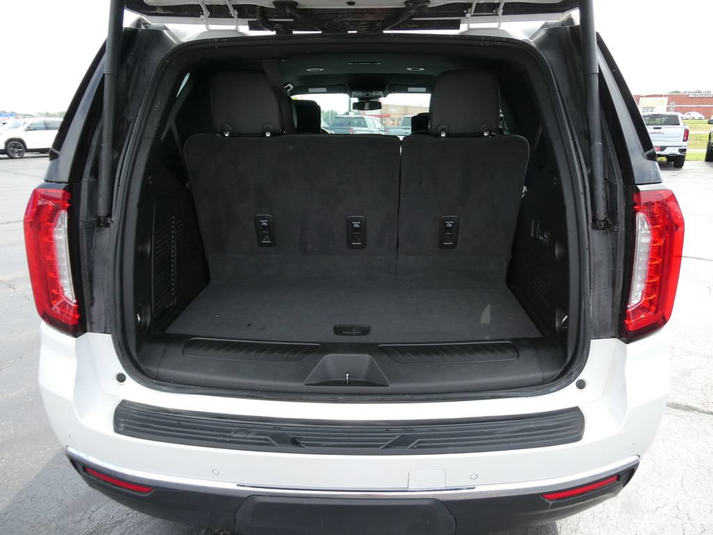 Certified 2024 GMC Yukon SLT w/ SLT Luxury Package AWD/4WD image 18
